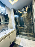 Vibrant & Luxury Apartment - Self Check in