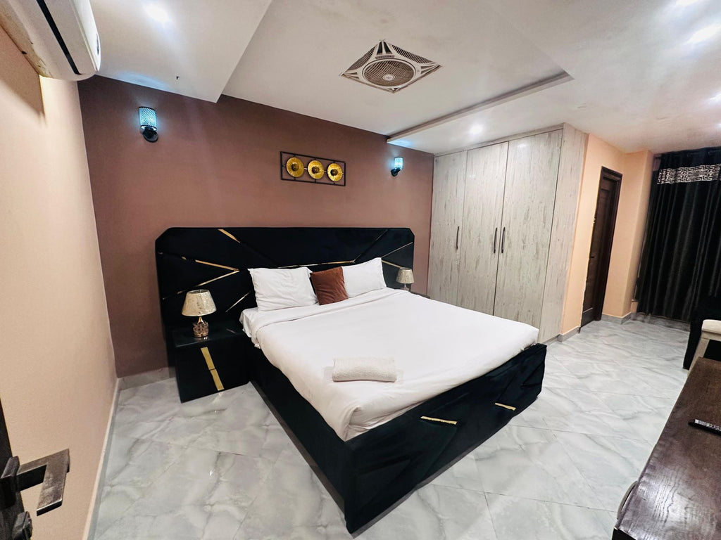 2 Bed Room Luxury Apartment in DHA Near Airport