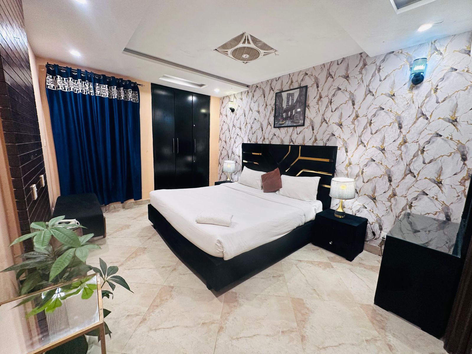 2 Bed Room Luxury Apartment in DHA Near Airport