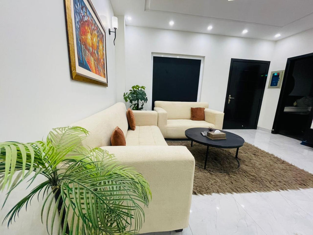 Spacious 2 Bedroom Apartment with Smart Features