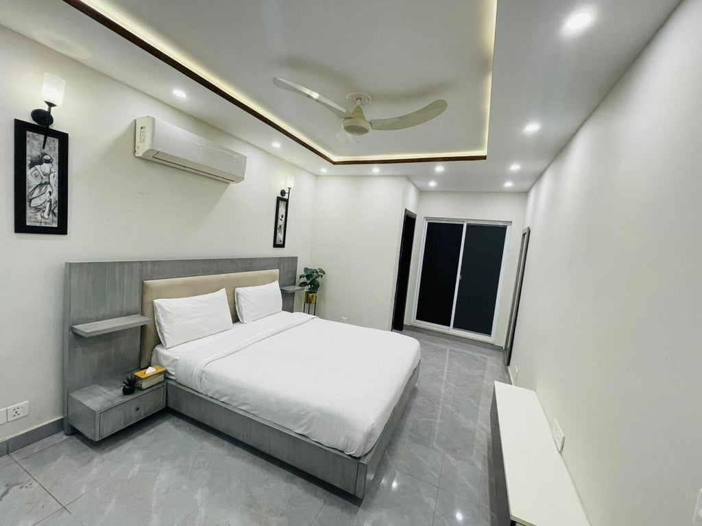 Spacious 2 Bedroom Apartment with Smart Features